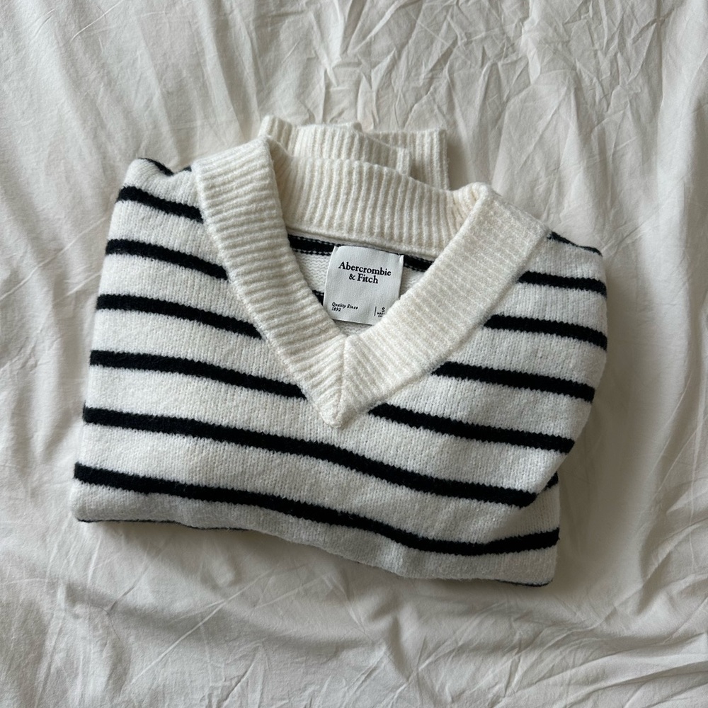 Abercrombie & Fitch striped V-neck sweater